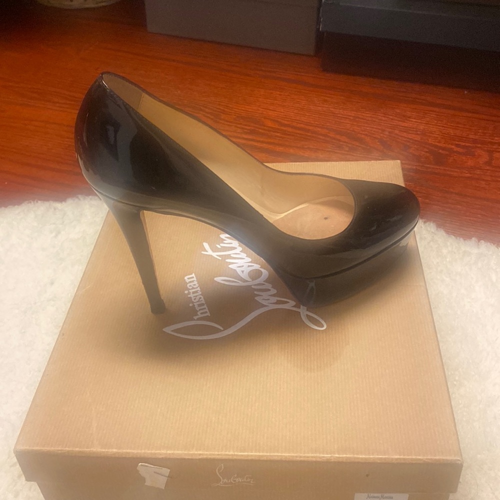 Christian Louboutin Bianca patent pumps